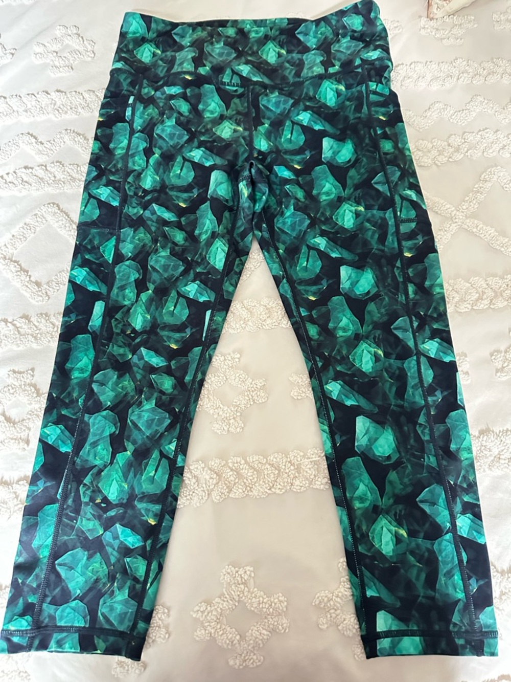 Constantly Varied Gear Green & Teal Geometric Print Leggings… Capri Length